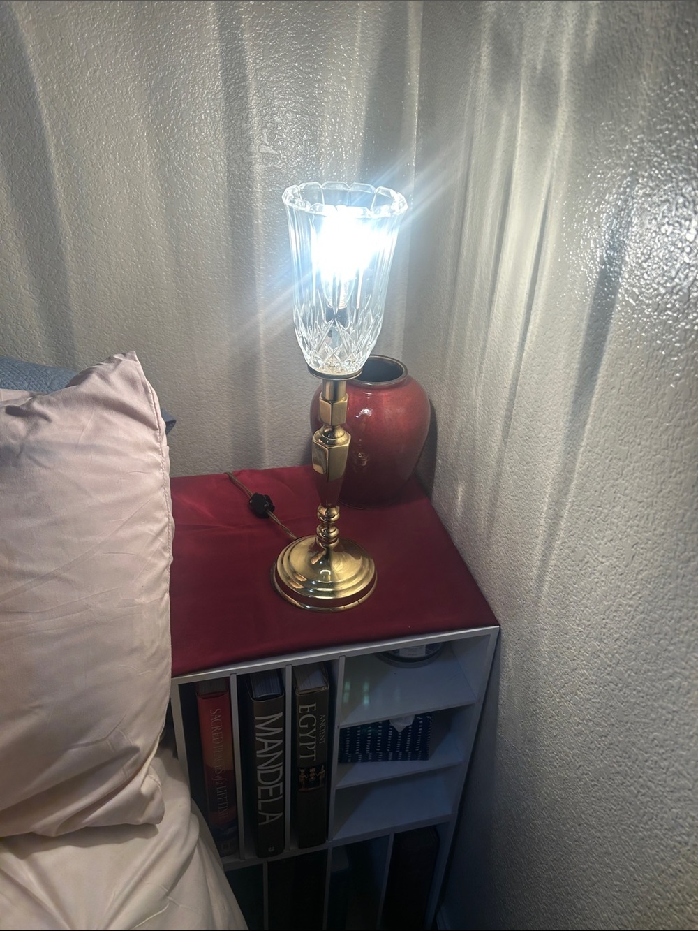 Pair of Brass Table Lamp with Clear Glass Shade - Elegant Home Accent - Picture 4 of 5